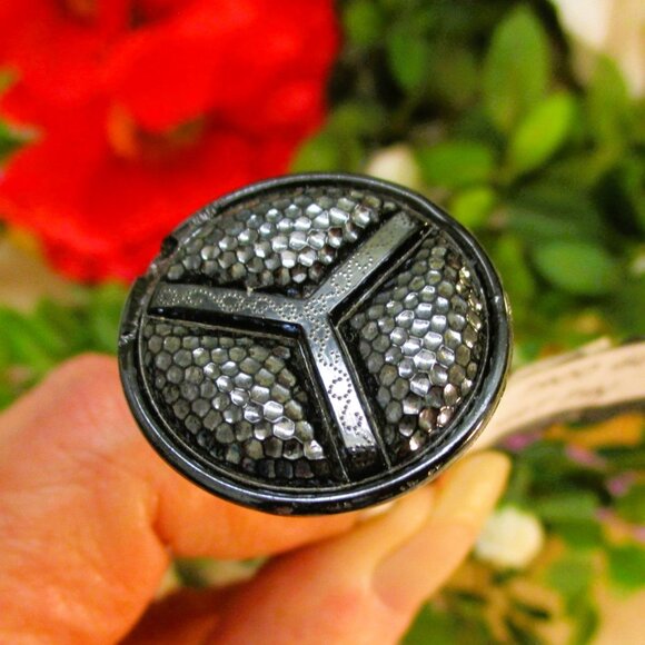 VICTORIAN Hat Pin ~ ANTIQUE Detailed French Jet Steel Hat Pin ~ 1890s Hat Pin - Picture 6 of 10